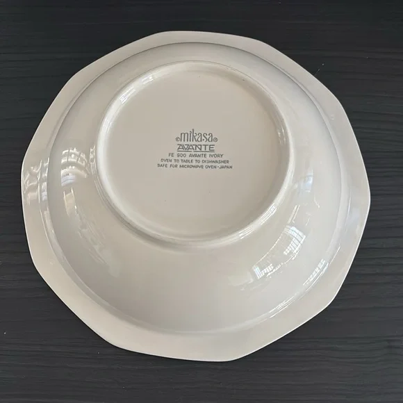 Vintage Mikasa Avante Ivory FE 900 Serving Bowl - Picture 2 of 2